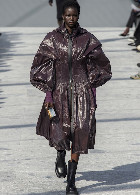 Fashiontrend Shiny Rain-Coats