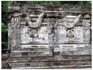 candi naga