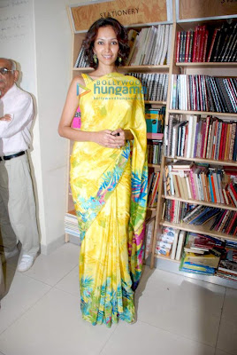 Sonali Kulkarni photo