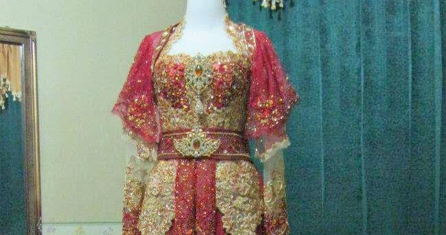 Kebaya Muslim Pengantin Mewah Dengan Paduan Warna Maroon Gold 