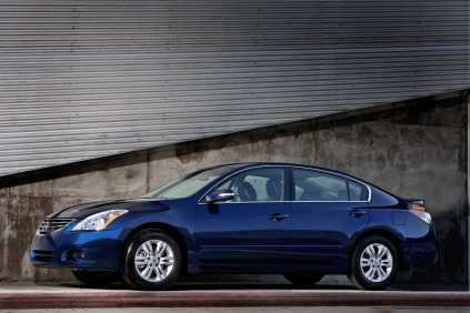 Side view of blue 2011 Nissan Altima