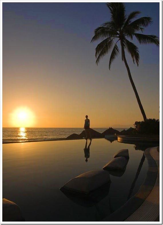 infinity-pool-puerto-vallarta-mexico