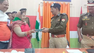 पुलिस ने गायब हुए 112 मोबाइल सेट को किया बरामद | #NayaSaveraNetwork