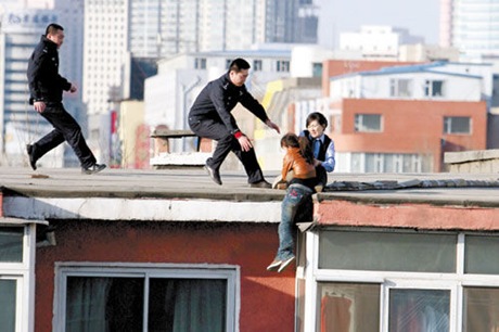 Changchun policewoman Wang Yuhui Rescuing Zuo Xiaodan photo 3