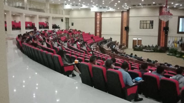  DPRD Sulut Paripurnakan Ranperda Petanggungjawaban APBD 2017