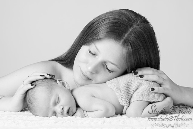 Photographe bébé et soeur