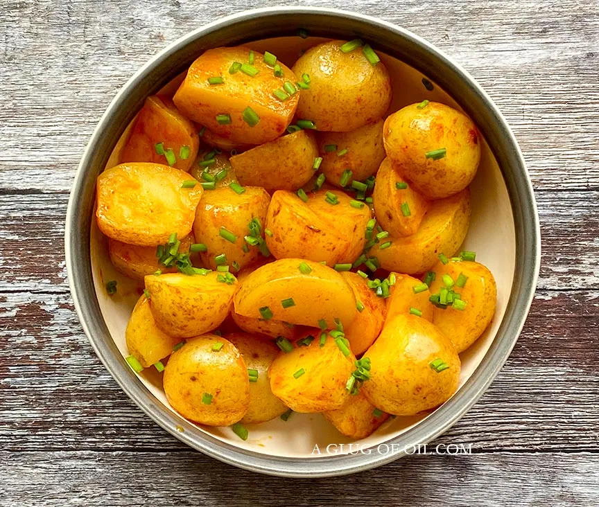 Easy microwave paprika potatoes. This is my favourite of all microwave potatoes recipes.