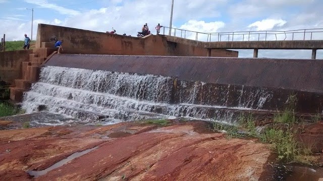 Açude público da cidade de Encanto-RN começa a sangrar