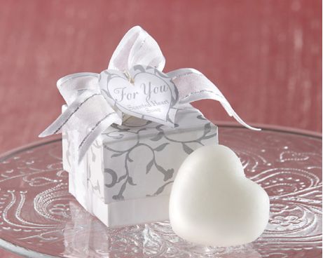 An inexpensive wedding favor can be as simple as an attractive little gift 