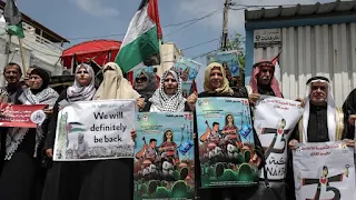 Ramallah : The West Bank Activities to commemorate the 75th anniversary of the Palestinian Nakba kick off Palestinian officials, in a press conference and a central march in the city center of Ramallah, launched activities to commemorate the 75th anniversary of the Nakba, in which they affirmed that the world not only marginalized the tragedy of the Palestinian people, but also provided all support for the establishment of Israel and adopting its narrative.  On Monday, Palestinian officials launched activities to commemorate the 75th anniversary of the Nakba, with a press conference in Ramallah, followed by a march and a central festival in the city center.  During the press conference held next to the tomb of the late Palestinian President Yasser Arafat, Palestinian Prime Minister Muhammad Shtayyeh said that the Palestinian people are commemorating "the beginning of a tragedy that our people have been living for 75 years."  Shtayyeh added, "The world not only marginalized the tragedy of the Palestinian people, but also provided all support for the establishment of Israel and adopting its narrative."  He continued, "Israel was built on the ruins of 530 demolished Palestinian villages, and its gangs committed more than 50 massacres, claiming the lives of 15,000 defenseless martyrs."  As for the member of the Executive Committee of the PLO, Wasel Abu Youssef, he said that "100,000 Palestinians were martyred and one million Palestinians were arrested since the Nakba."  He added, "Today, the Palestinian people confirm that their sacred right of return will not be subject to statute of limitations."   For its part, Palestinian factions called on the Palestinian people to "continue the struggle and rally around the option of resistance until the liberation of the land and the achievement of return."  This came in separate statements issued by the Palestinian factions on the occasion of commemorating the 75th anniversary of the Palestinian Nakba.  On this occasion, the Islamic Resistance Movement "Hamas" said in a statement that "there is no legitimacy or sovereignty of the Zionist occupation over any part of our blessed historical land."  While the "Islamic Jihad" movement confirmed that "the resistance is the bright face of our people, which seeks to sweep the entity from our land."  In turn, the Popular Front for the Liberation of Palestine called for "adherence to all historical rights in Palestine, and to refuse to accept the results of the Nakba, by preserving the national and national rights of the Palestinian people in the land of their homeland completely and undiminished."  In the context, the Palestinian "Mujahideen" movement said, "The appropriate solution that we believe in in dealing with the enemy is the approach of resistance, and it is our strategic choice so that the strangers leave to where they came from."  The various governorates of the West Bank witnessed vigils, marches, and mass activities to commemorate the Nakba, at a time when official institutions suspended their employees’ working hours until midday to allow them to participate in these activities.  At exactly one o'clock in Palestine time (10:00 GMT), warning sirens sounded for 75 seconds (the number of years of the Nakba), and movement stopped throughout the sounding period of the sirens.  For the first time, the United Nations commemorates the Palestinian Nakba in 1948 in its corridors in New York City, in the presence of Palestinian President Mahmoud Abbas.  The term "Nakba" is applied to the process of displacing the Palestinians from their lands in 1948 by "armed Zionist gangs", which is the year that witnessed the founding of Israel, and the Palestinians commemorate the anniversary with various activities on May 15 of each year.  According to a statement issued by the Palestinian Central Bureau of Statistics, published on Sunday, the number of Palestinians has increased about ten times since the Nakba in 1948, and today it is estimated at about 14,300,000, including about 6,400,000 refugees.