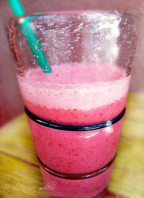 Vegan cranberry banana smoothie #glutenfree