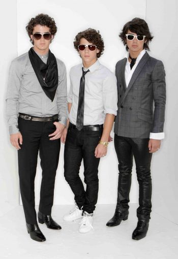 jonas brothers skinny jeans