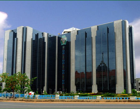 2023: CBN to sanction politicians converting naira to dollar