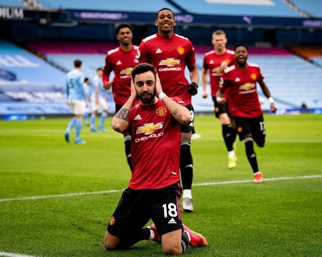 Manchester United ends Manchester City's 21 successive victories in all competitions 