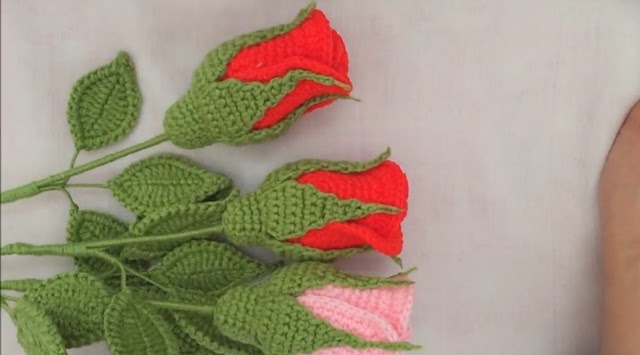 How to crochet a rose petal