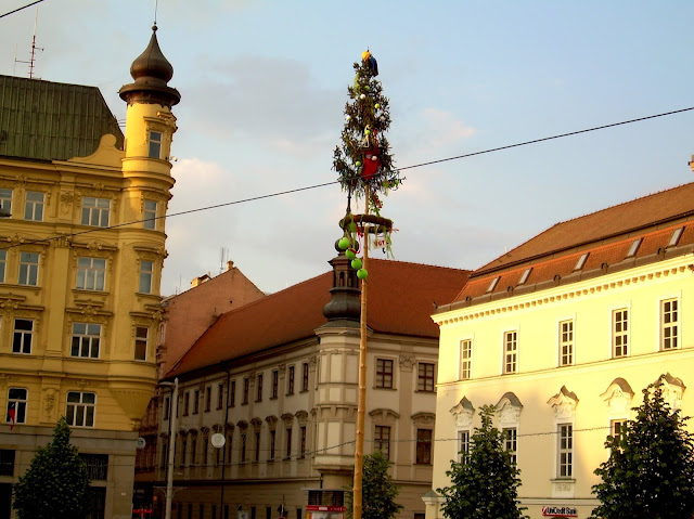 choinka na słupie w Brnie - zwyczaje