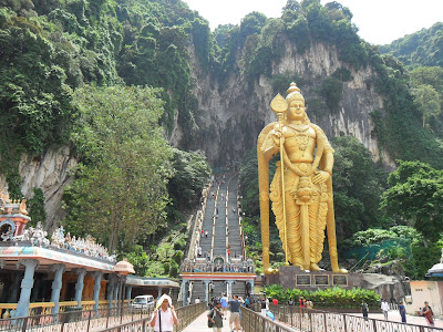 Freelance Flaneur: Ner ner ner ner, ner ner ner ner, Batu Caves  freelance writing kuala lumpur