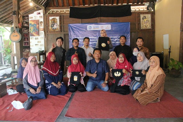 Komunitas Nunggaksemi dan ISI Surakarta Mengisi HUT RI ke-78  Dengan Pelatihan UMKM Sulam Benang Logam Parangjoro