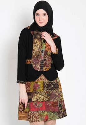 Baju batik kombinasi untuk wanita muslimah