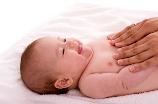 Cara Memijat Bayi yang Benar - Informasi Kesehatan