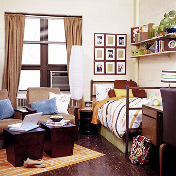 College Dorm Decorations on Dorm Room  Even At 21  He Was Displaying Presidential Decorating