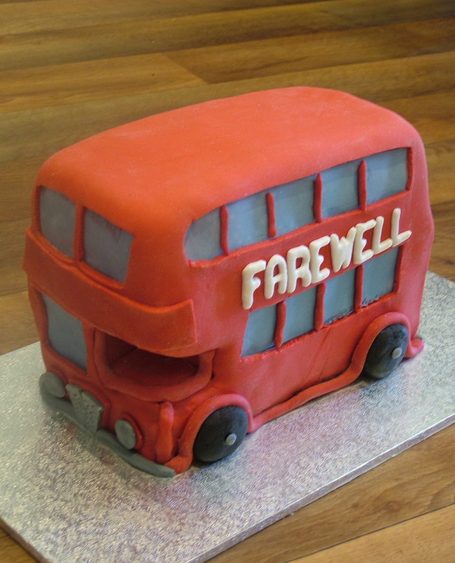 London Bus Cake Posted by A Piece of Cake at 245 AM