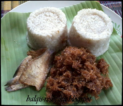 Pulut Kukus Bersama Kelapa