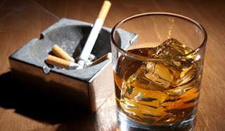 <img src="tabaco-y-alcohol.jpg" alt="para llevar una vida más saludable, elimina de tu dieta el tabaco y reduce el consumo de alcohol al máximo">