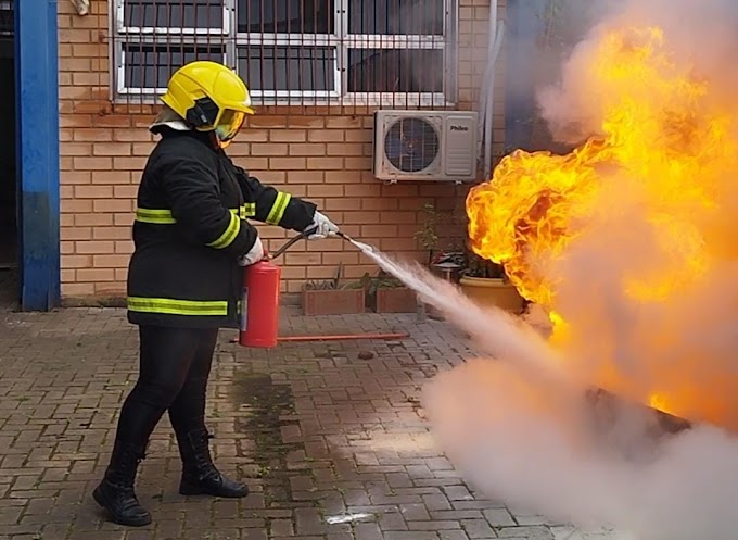 Treinamento capacita brigadistas de incêndio em escolas municipais de Cachoeirinha