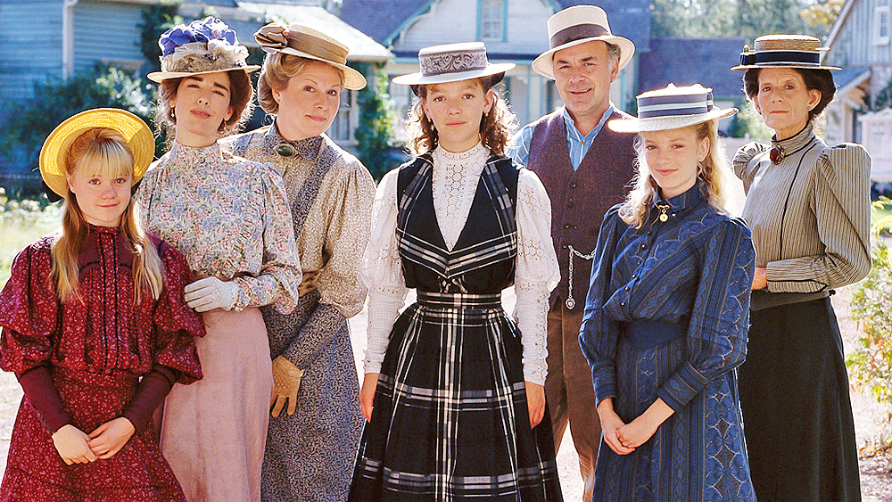 Road to Avonlea cast photograph featuring (from left to right) the characters Cecily King (Harmony Cramp), Olivia King (Mag Ruffman), Janet King (Lally Cadeau), Felicity King (Gema Zamprogna), Alec King (Cedric Smith), Sara Stanley (Sarah Polley), and Hetty King (Jackie Burroughs).