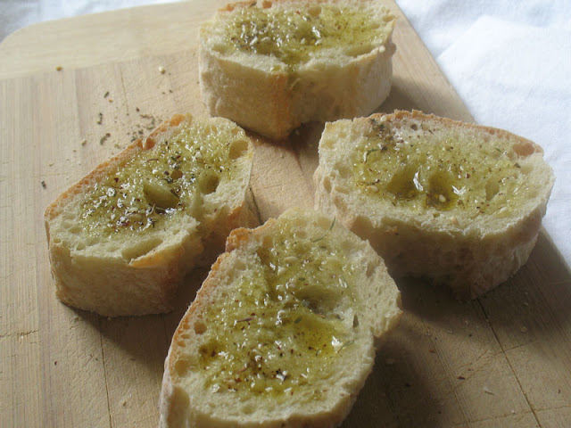 bread amongst zaatar too olive oil