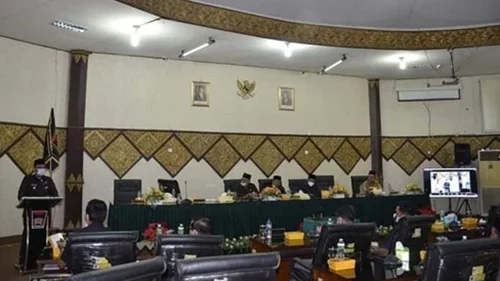 Rapat Paripurna Penyampaian Pandangan Fraksi DPRD Kota Padang Tentang LKPJ Wali Kota Tahun 2020