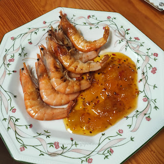 ~ Langostinos con chutney de mango ~