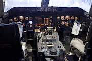 boeing 7478 cockpit (boeing cockpit )