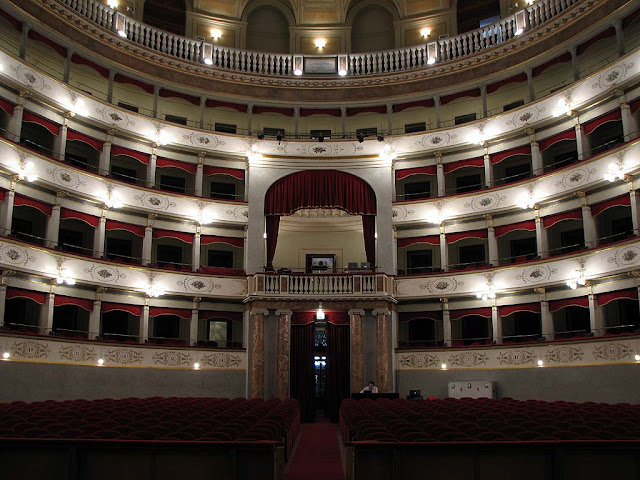 All'interno del Teatro Goldoni, Livorno