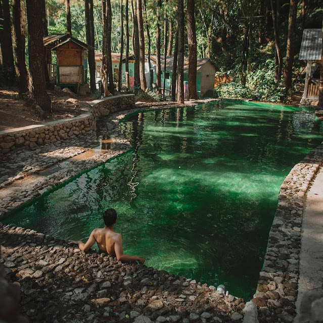 Kolam Renang Curug Semirang