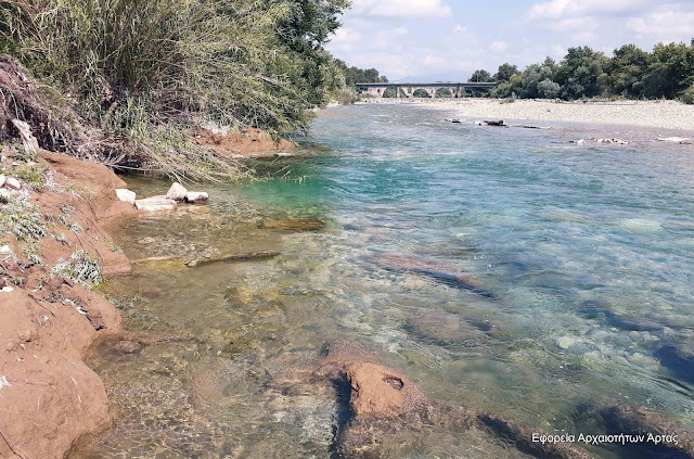 Άρτα: Αρχαία επιτύμβια στήλη ήρθε στο φως στον Άραχθο