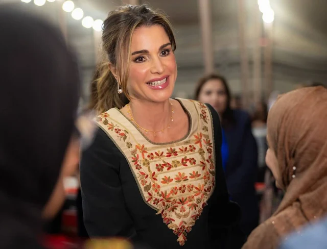 Queen Rania wore a Palestinian embroidery traditional long thoub dress by Kumbaz Fashion House. Jennifer Chamandi
