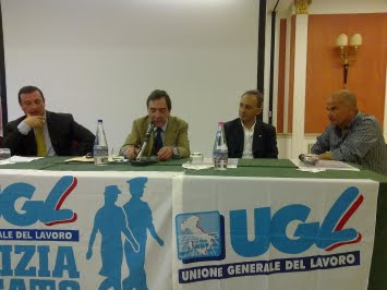 “Il campionato di calcio e la gestione dell’ordine pubblico – l’importanza del comportamento dei protagonisti”, questo il titolo del convegno che si è tenuto ieri, 26 maggio 2011, nella splendida cornice de “Il Piccolo Castello” di Monteriggioni (SI)