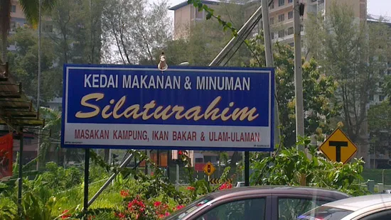 Restoran Silaturrahim - Tempat Makan Terbaik di Teluk Batik, Lumut