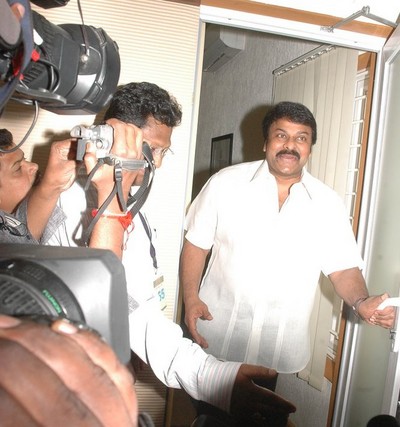 Now Chiranjeevi is planning to sell his old car for a good cause