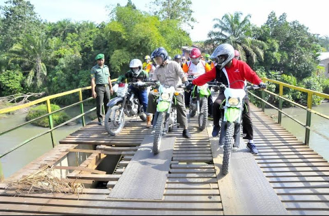 Bupati Sergei Touring Dengan Kemdaraan Roda Dua