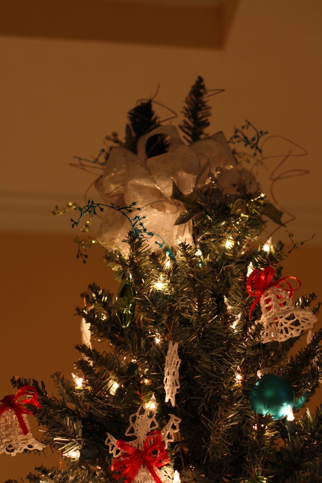 CHRISTMAS TREE & Star paper punch by Marvy Uchida