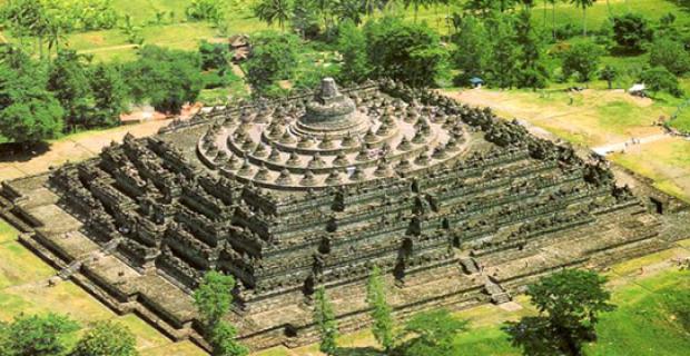 Objek Wisata Bersejarah Candi Borobudur Magelang Jawa Tengah