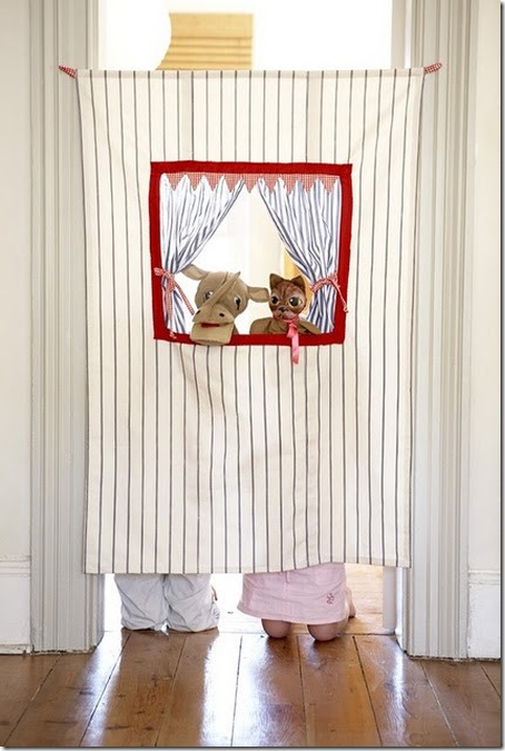 doorway puppet theather for kids