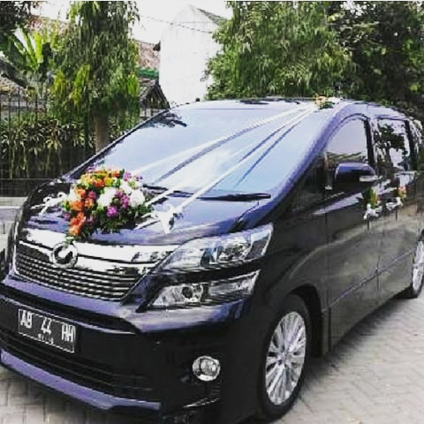 Sewa Mobil Alphard Jogja Telp. 087838710006