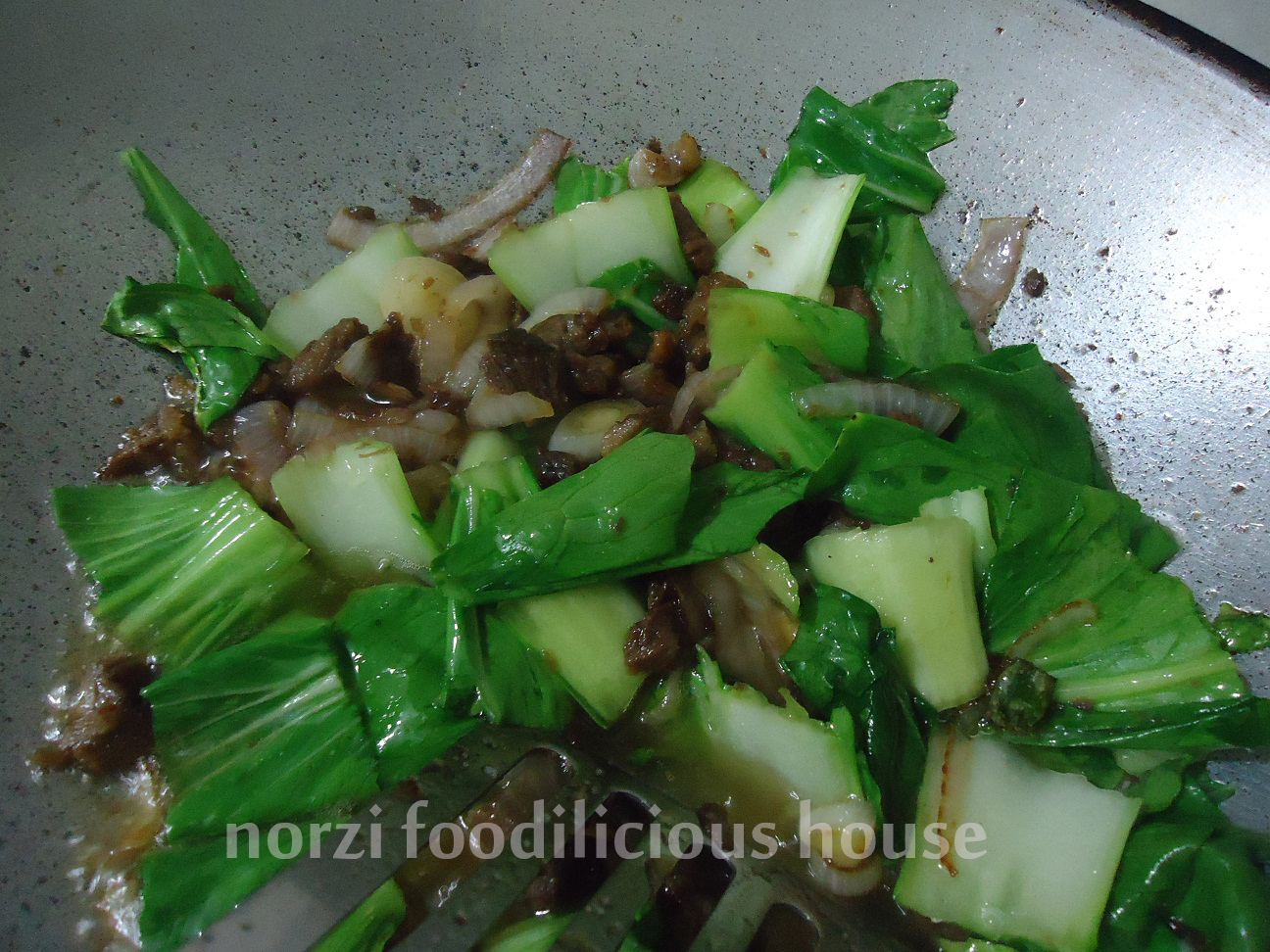 NORZI FOODILICIOUS HOUSE: RESEPI : SAYUR GORENG BERSAMA DAGING