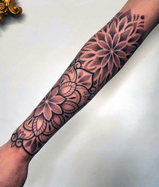 Tatuagens com flores - 42 mangas femininas