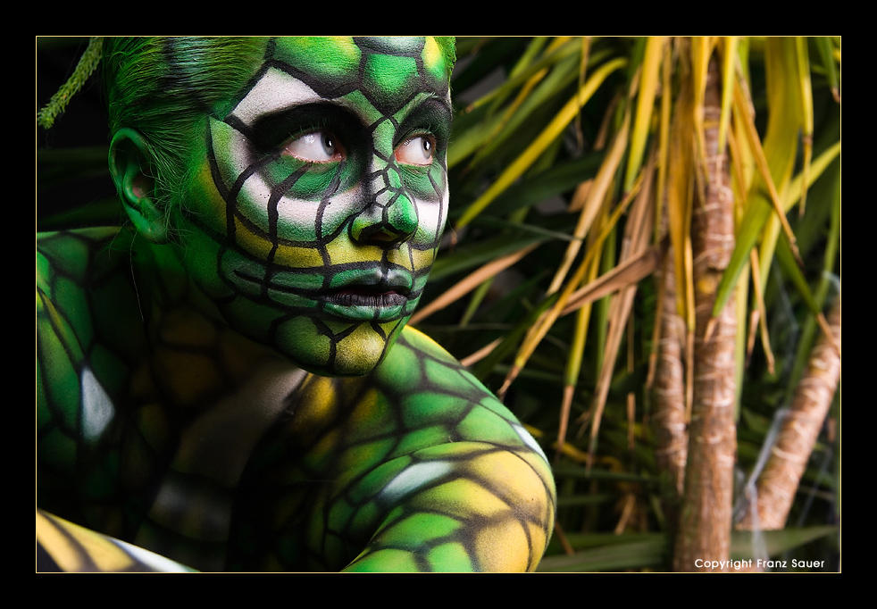 airbrush body painting