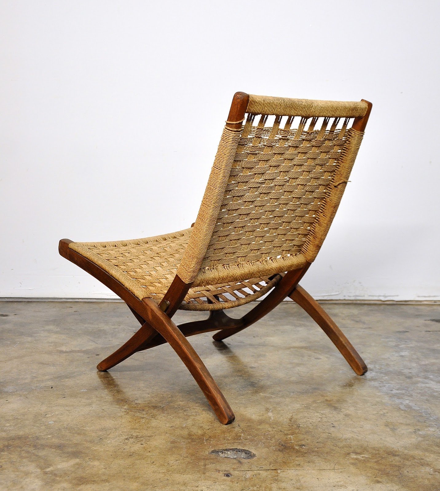 SELECT MODERN: Hans Wegner Style Folding Rope Lounge or ...